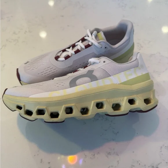 Women’s On Cloud Cloudmonster sneakers Frost/Acacia 9 - Picture 1 of 8